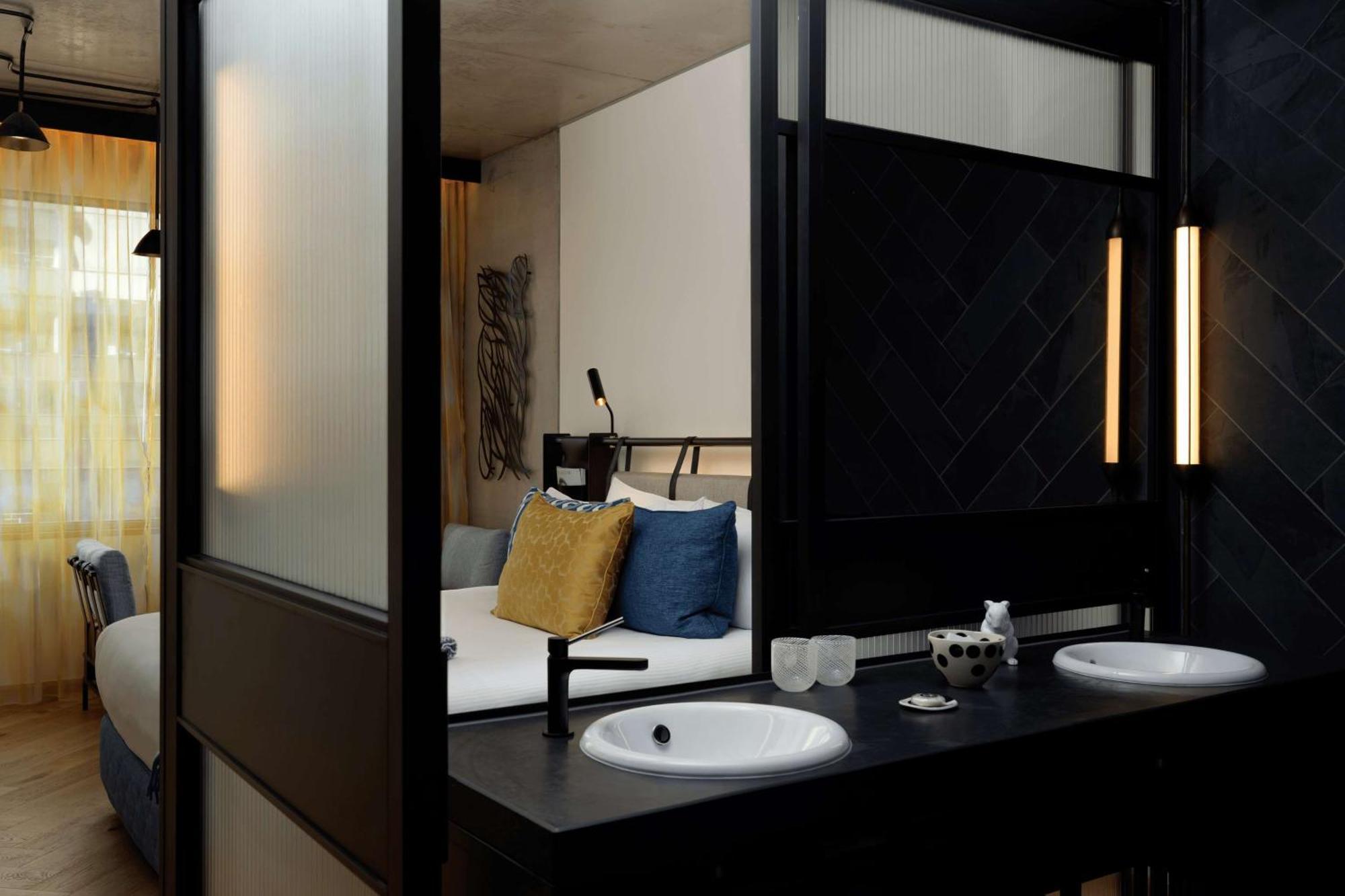 Qt Melbourne Otel Dış mekan fotoğraf Bathroom