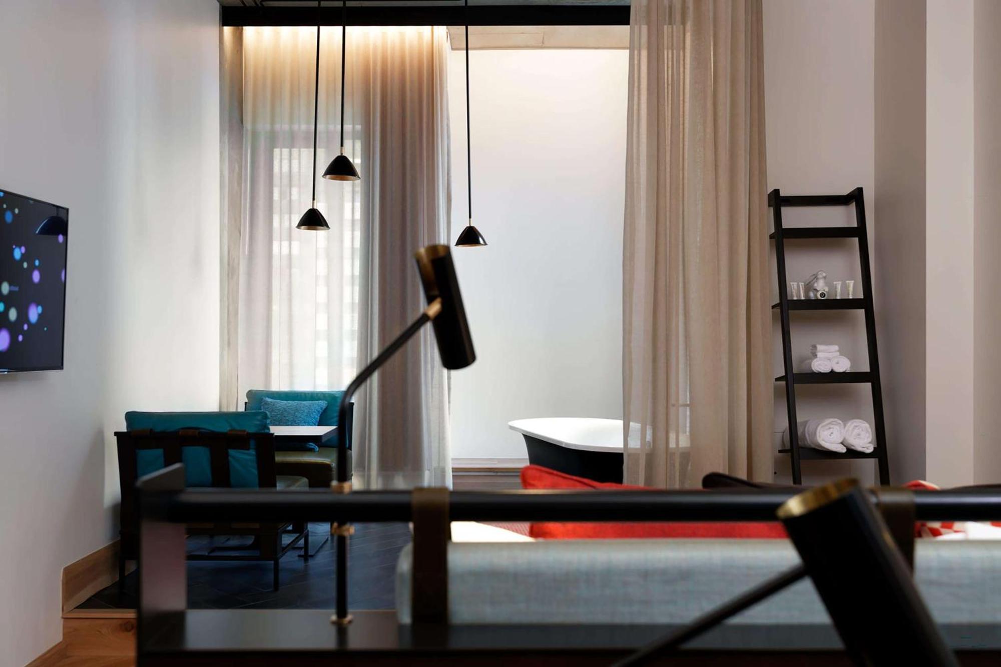 Qt Melbourne Otel Dış mekan fotoğraf A suite at the hotel