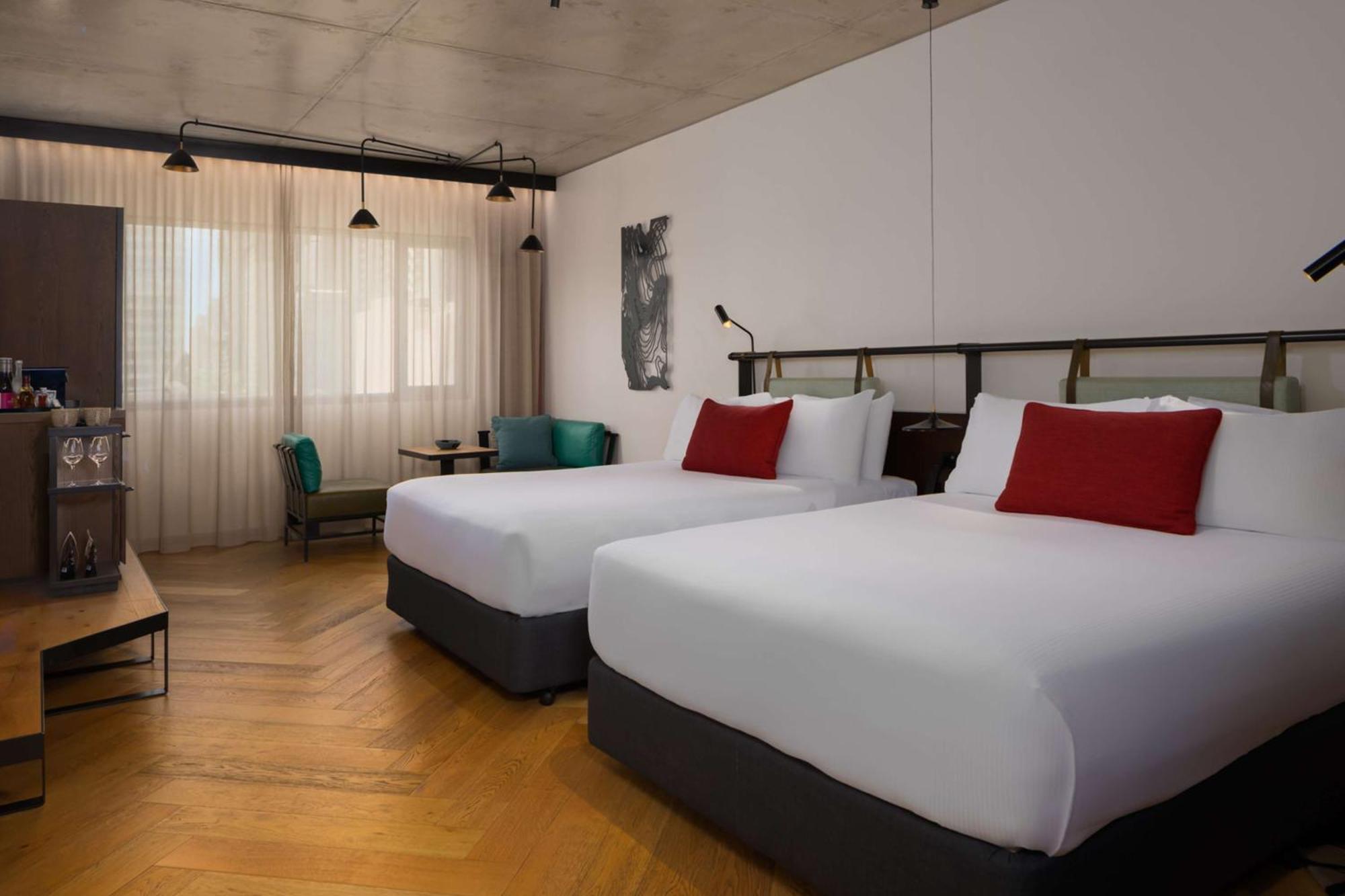 Qt Melbourne Otel Dış mekan fotoğraf A room at the hotel