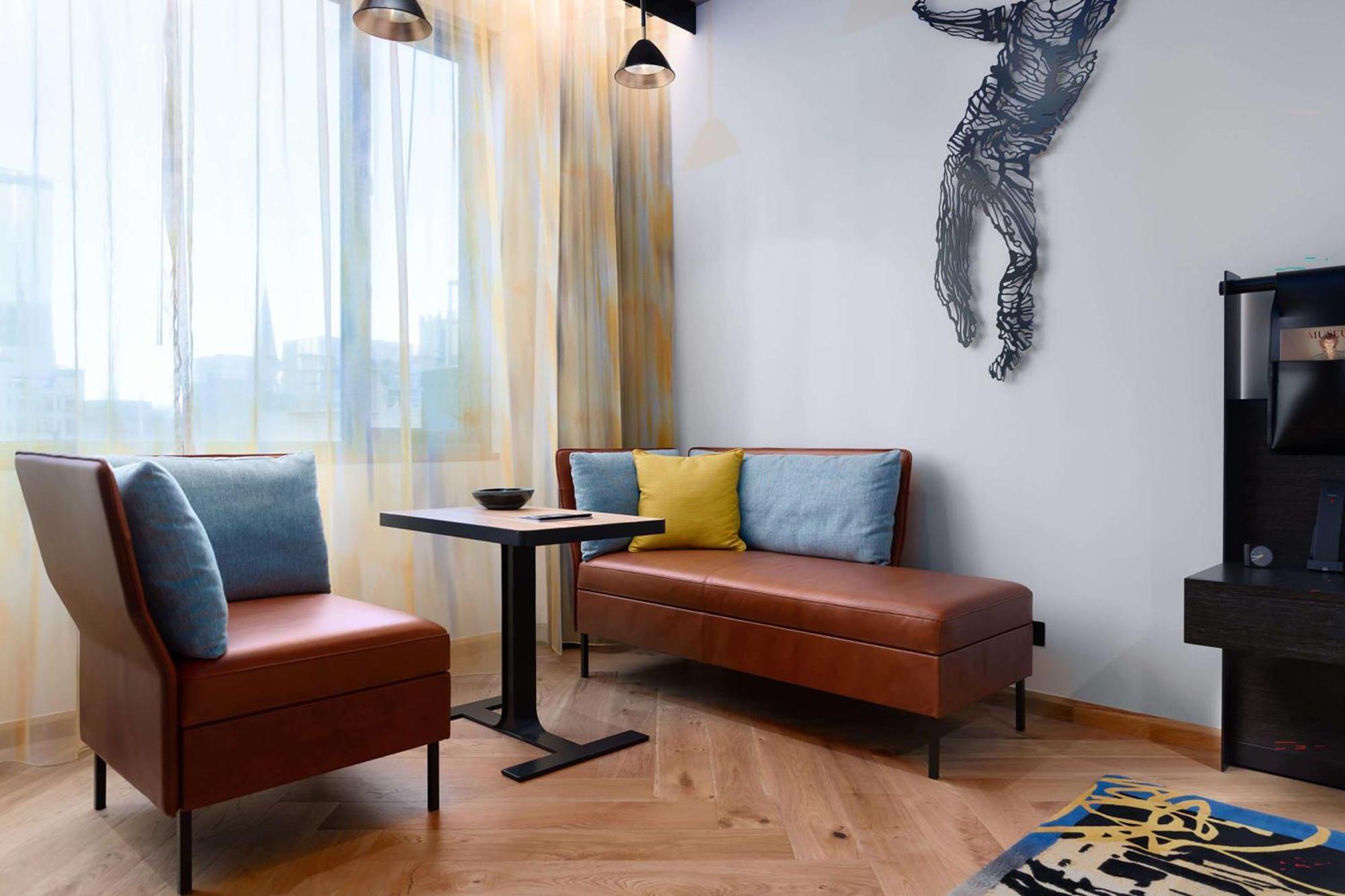 Qt Melbourne Otel Dış mekan fotoğraf A living room in a serviced apartment in Beijing, China