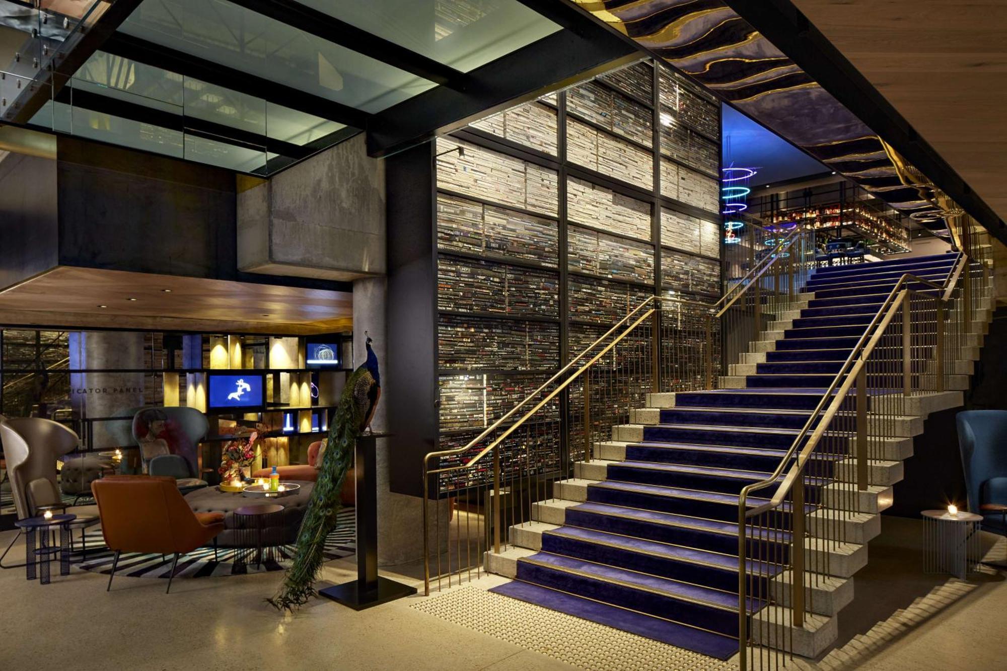 Qt Melbourne Otel Dış mekan fotoğraf The interior of the hotel