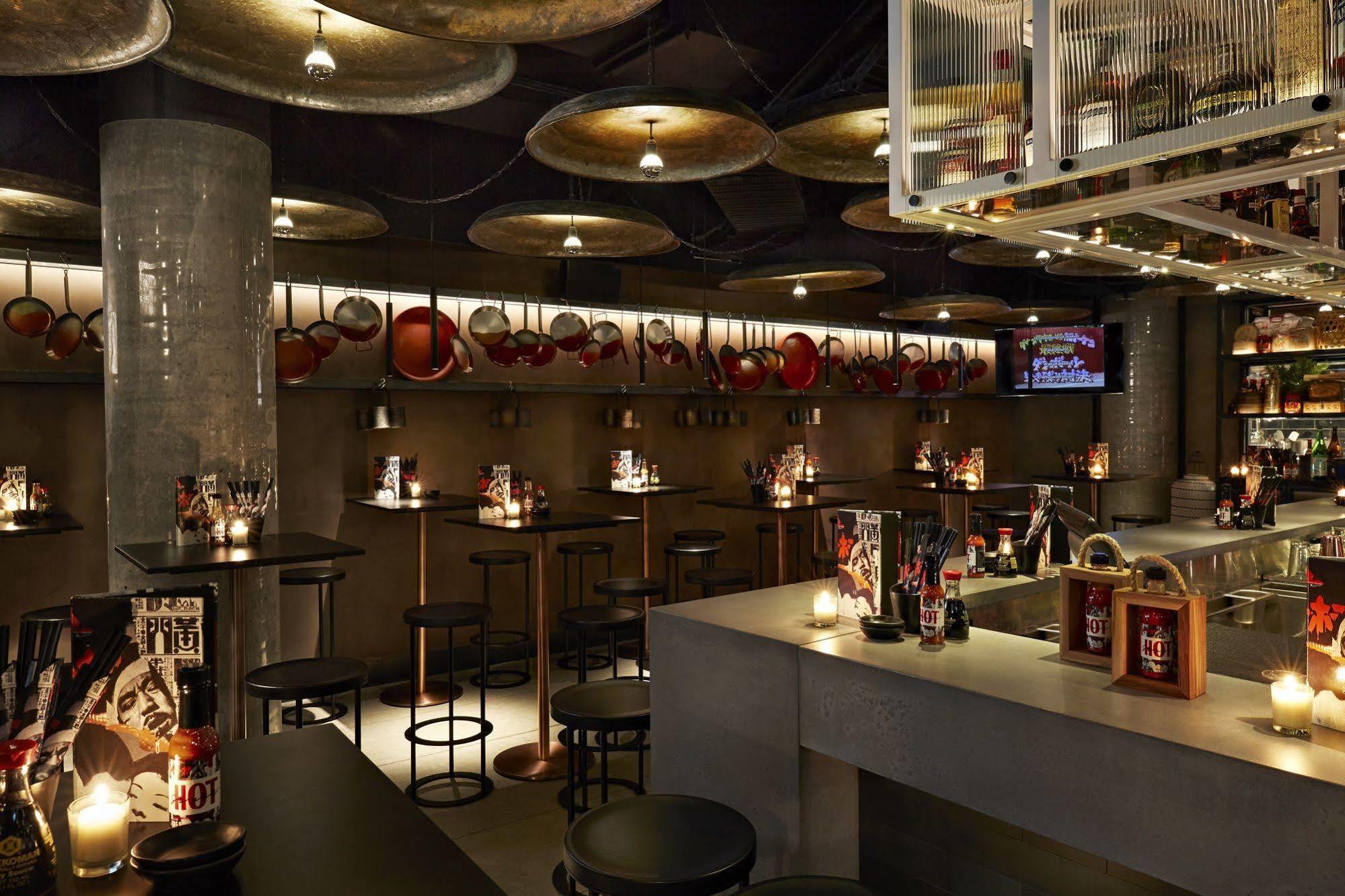 Qt Melbourne Otel Dış mekan fotoğraf The interior of the bar